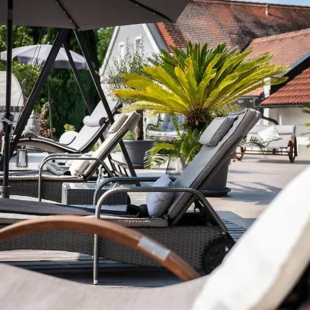 Hotel Bernrieder Hof Gmbh 4*