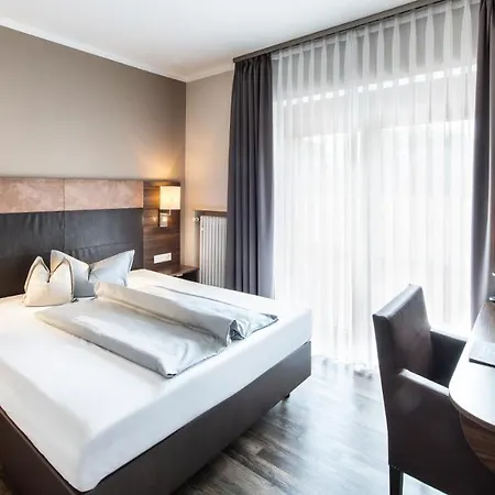 Bernrieder Hof Gmbh فندق بِرنريد