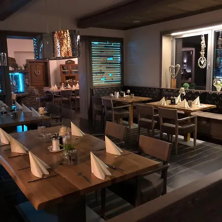 Bernrieder Hof Gmbh 4* بِرنريد